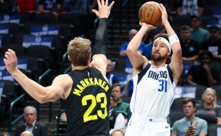 Thompsonas tritaškiais pradėjo naują erą "Mavericks" komandoje